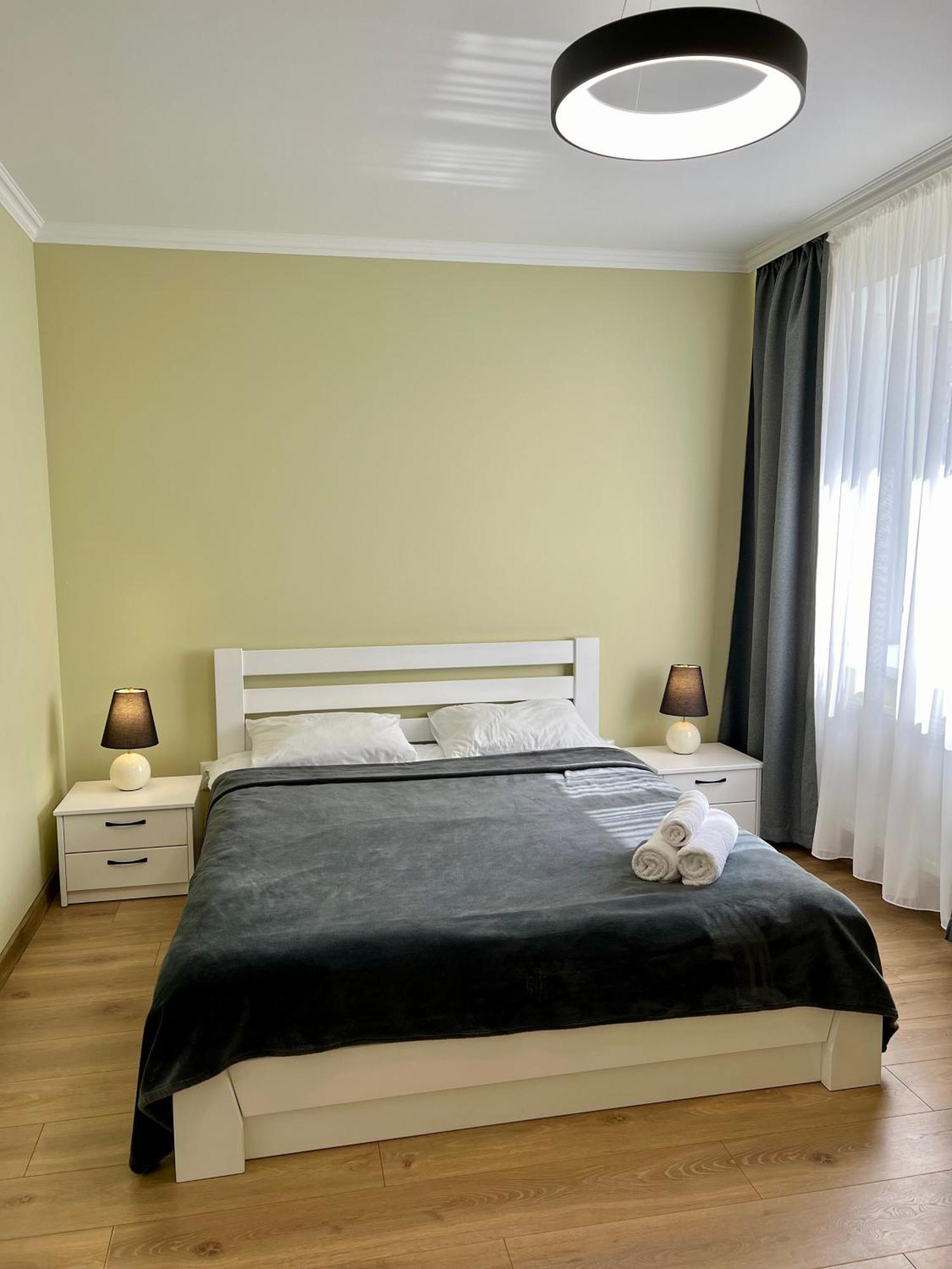 Затишна Квартира Біля Парку Центр Міста Ternopil Exteriör bild