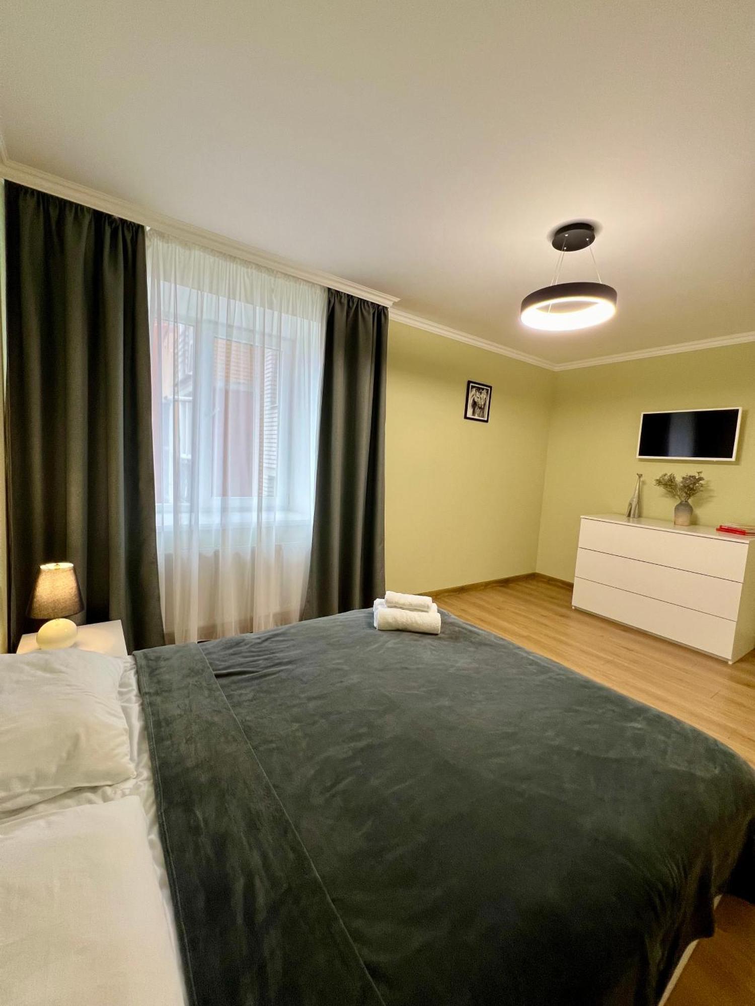 Затишна Квартира Біля Парку Центр Міста Ternopil Exteriör bild