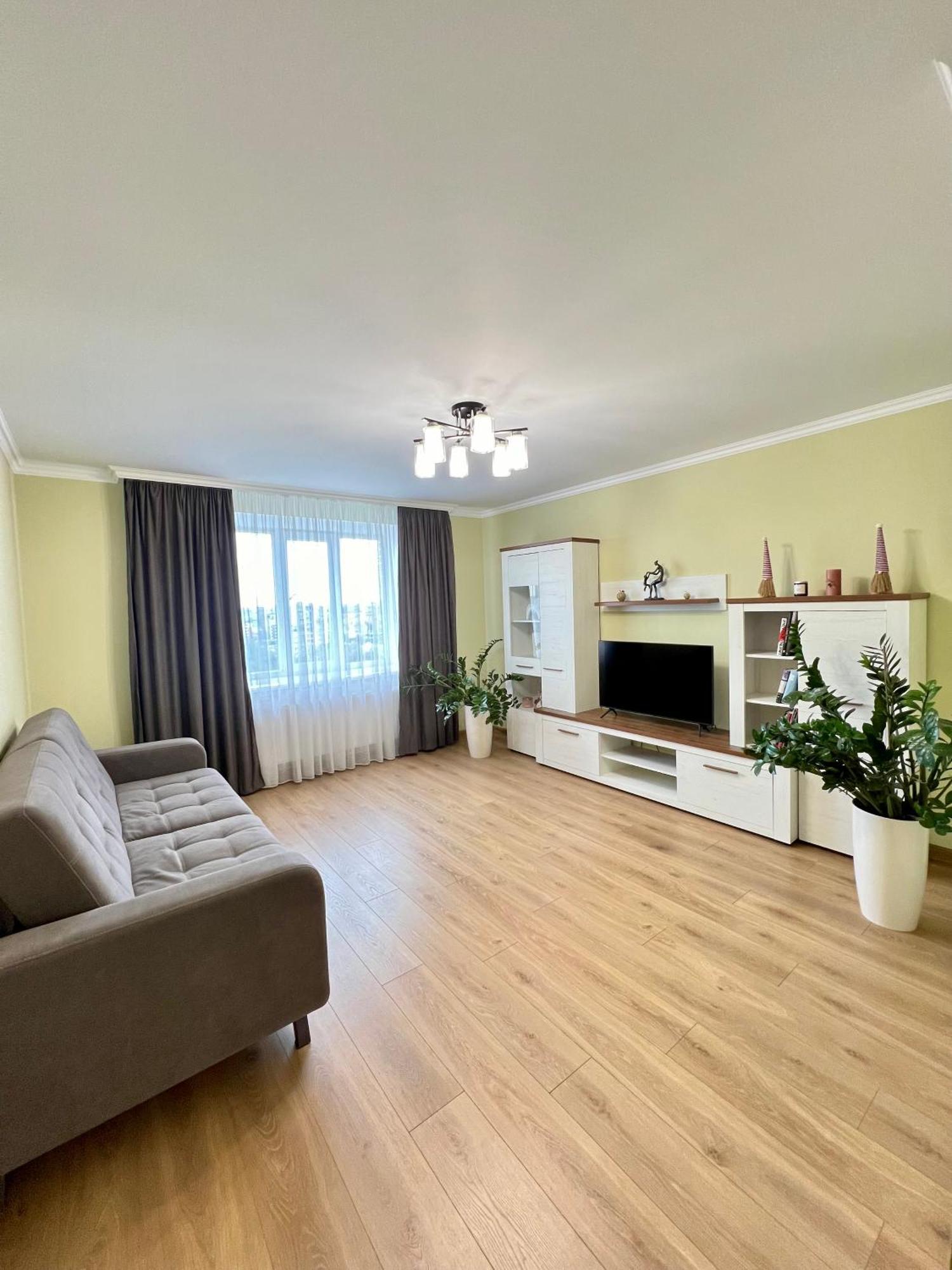 Затишна Квартира Біля Парку Центр Міста Ternopil Exteriör bild