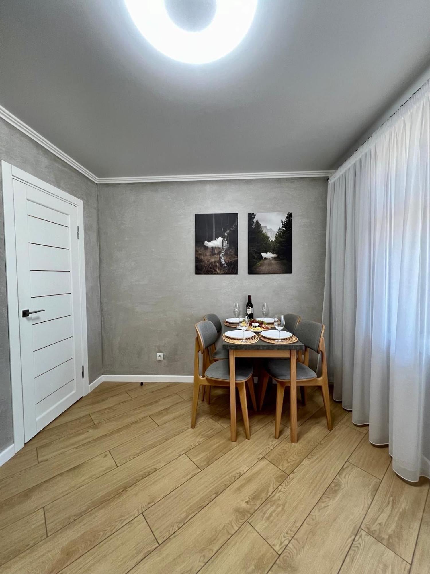 Затишна Квартира Біля Парку Центр Міста Ternopil Exteriör bild